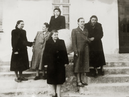 Коллектив Ревдской средней школы. 1953-54 год