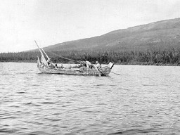 Рыбацкая лодка ловозерских саамов на Сейдозере. 1926 год