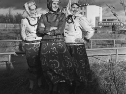 Участницы саамского народного хора, 1972 год. На фото Захарова (Хомюк), Ирина Зиновьева и Галина Воробьева