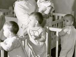 Детские ясли в оленеводческом колхозе «Тундра». Ловозеро. 1963 г.