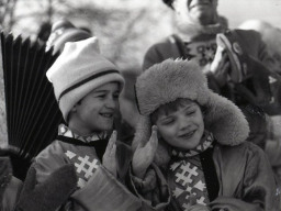 Юные участники праздника «Здравствуй, Солнце» в Ловозере Саша Новиков и Дима Ярохович. 1989 год