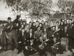 Ловозерский хор и духовой оркестр. 1947 год
