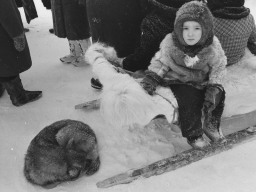 Саамский мальчик Юрьев Коля (традиционный районный Праздник Севера в с. Ловозеро). 1980 год