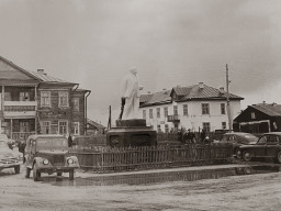 Ловозеро. На Советской площади. Весна 1958 года