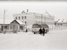 Советская - центральная улица с. Ловозеро. 1970 год